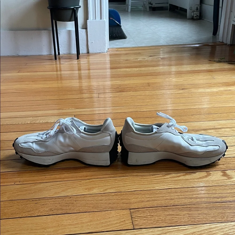 New Balance 327 White and Black Sneakers, women’s size 8.5 - Picture 3 of 6